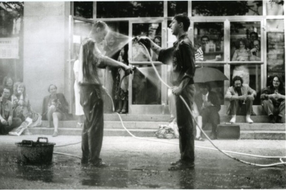 PERFORM-MADE / Resistant Moments